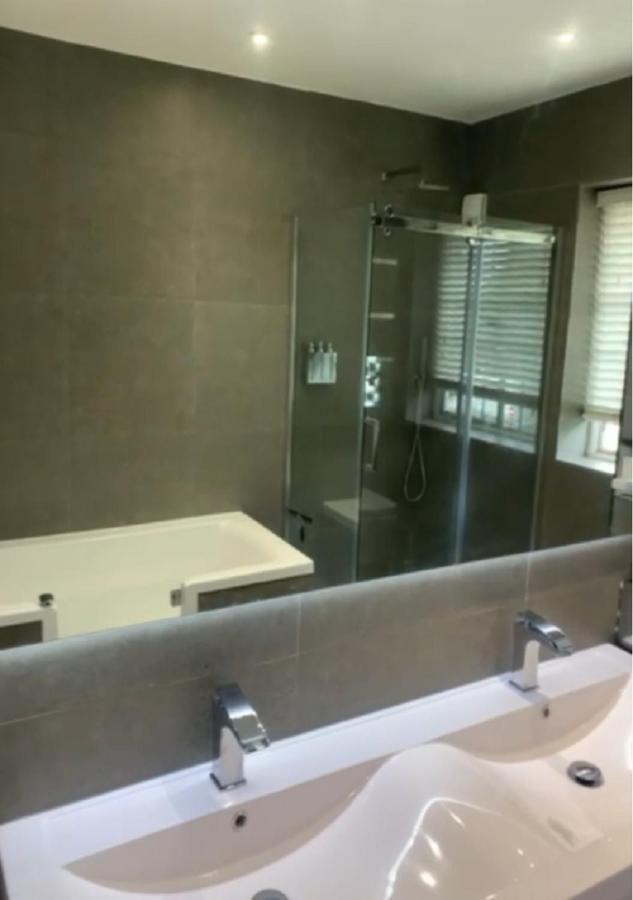 Wandsworth, South London Deluxe King Room 4 Exterior photo